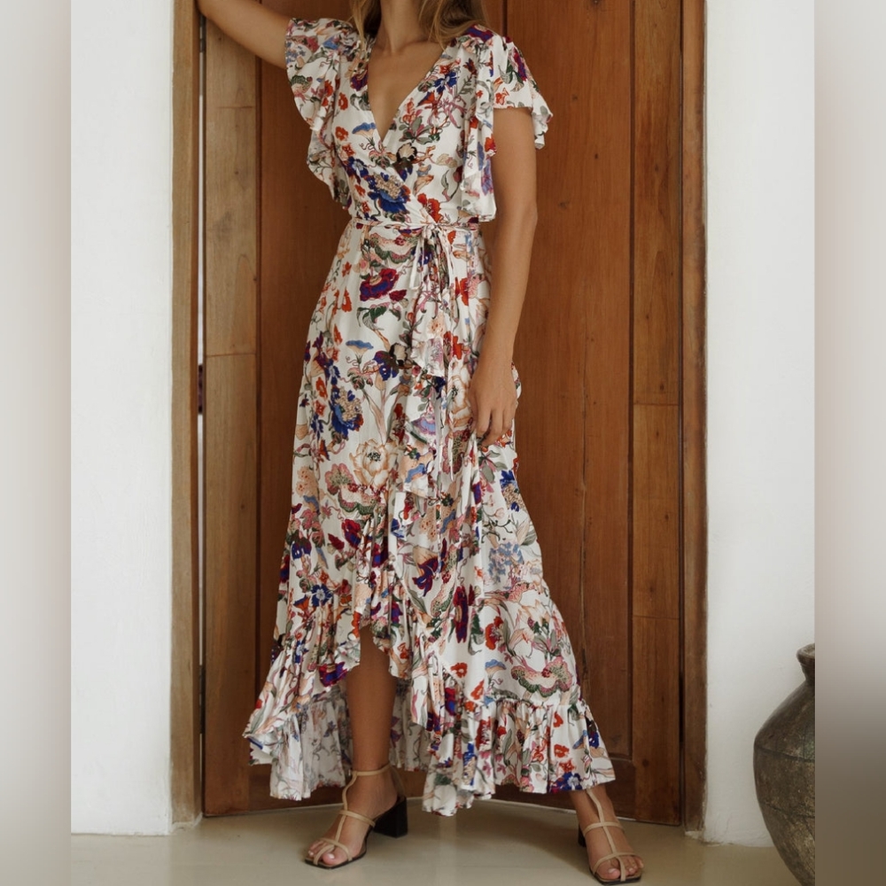 Balielf Carmen Maxi Dress in White Floral